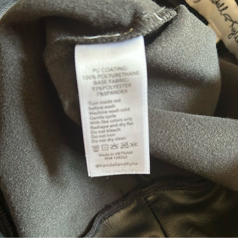 Kendall & Kylie | Faux Leather Leggings Pants, Size M - Picture 7 of 9